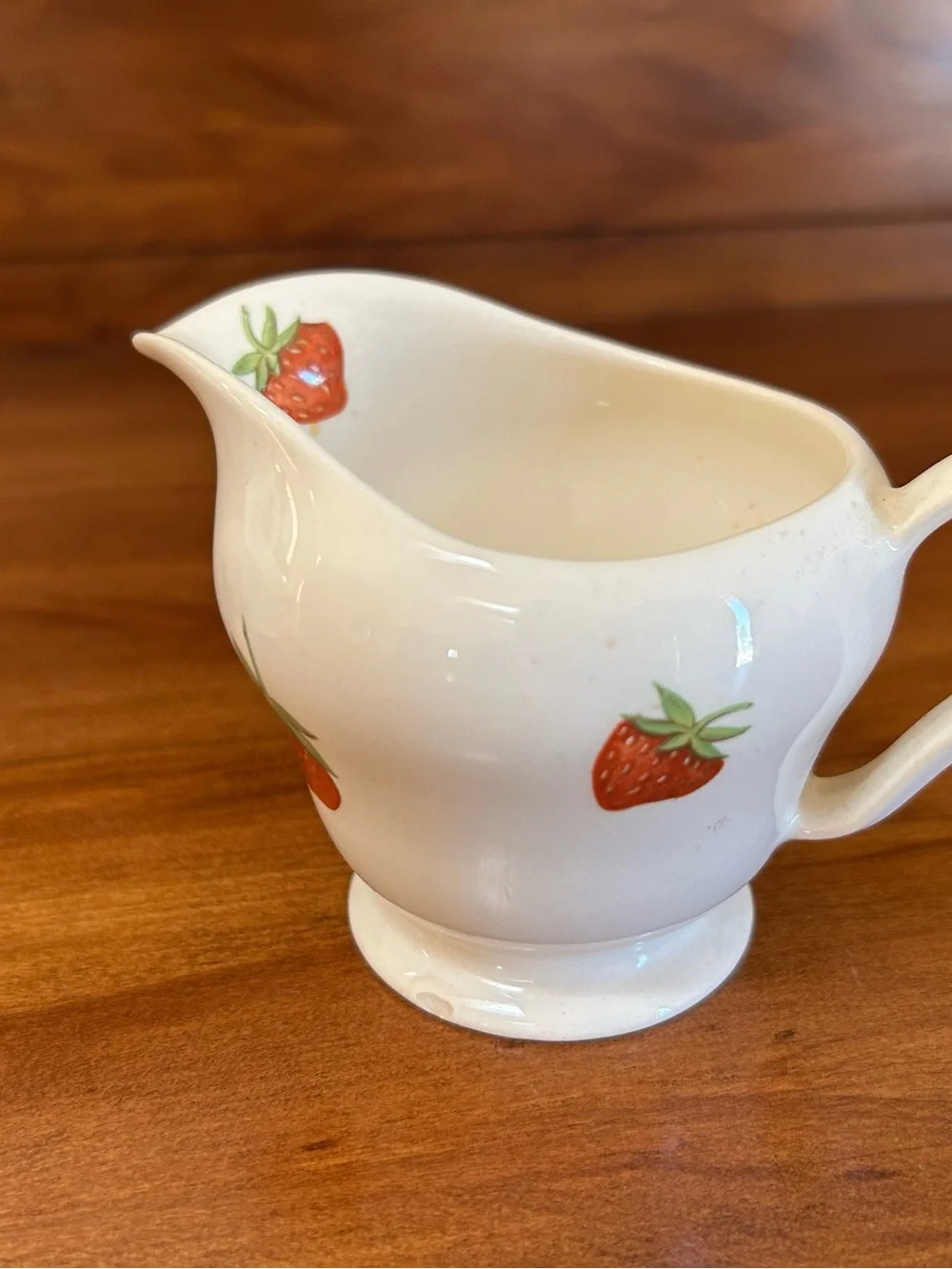 White Strawberry Ceramic Sugar Bowl and Creamer Set